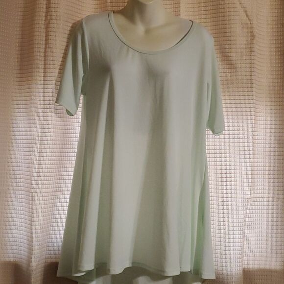 LULaRoe  top  light green - Picture 1 of 6